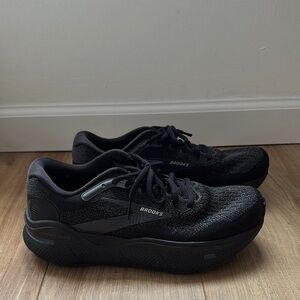 Brooks Ghost Max Women’s Black Running/Walking Shoes Size 8